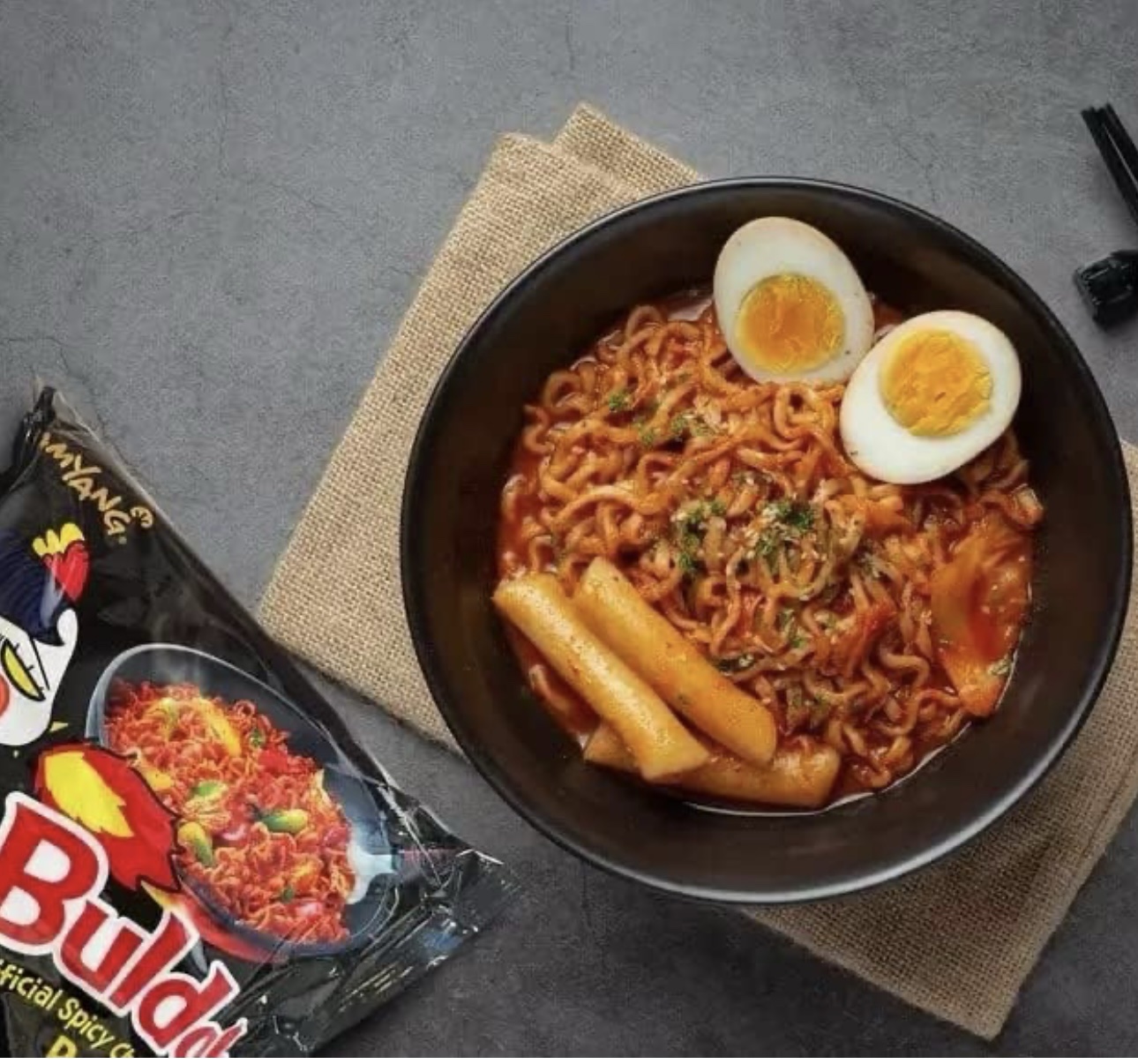 Samyang Korean Buldak Noodle Set - Hot Chicken Flavour Korean Style Instant Ramen Spicy Challenge Halal 700g (Pack of 5) - Image 2